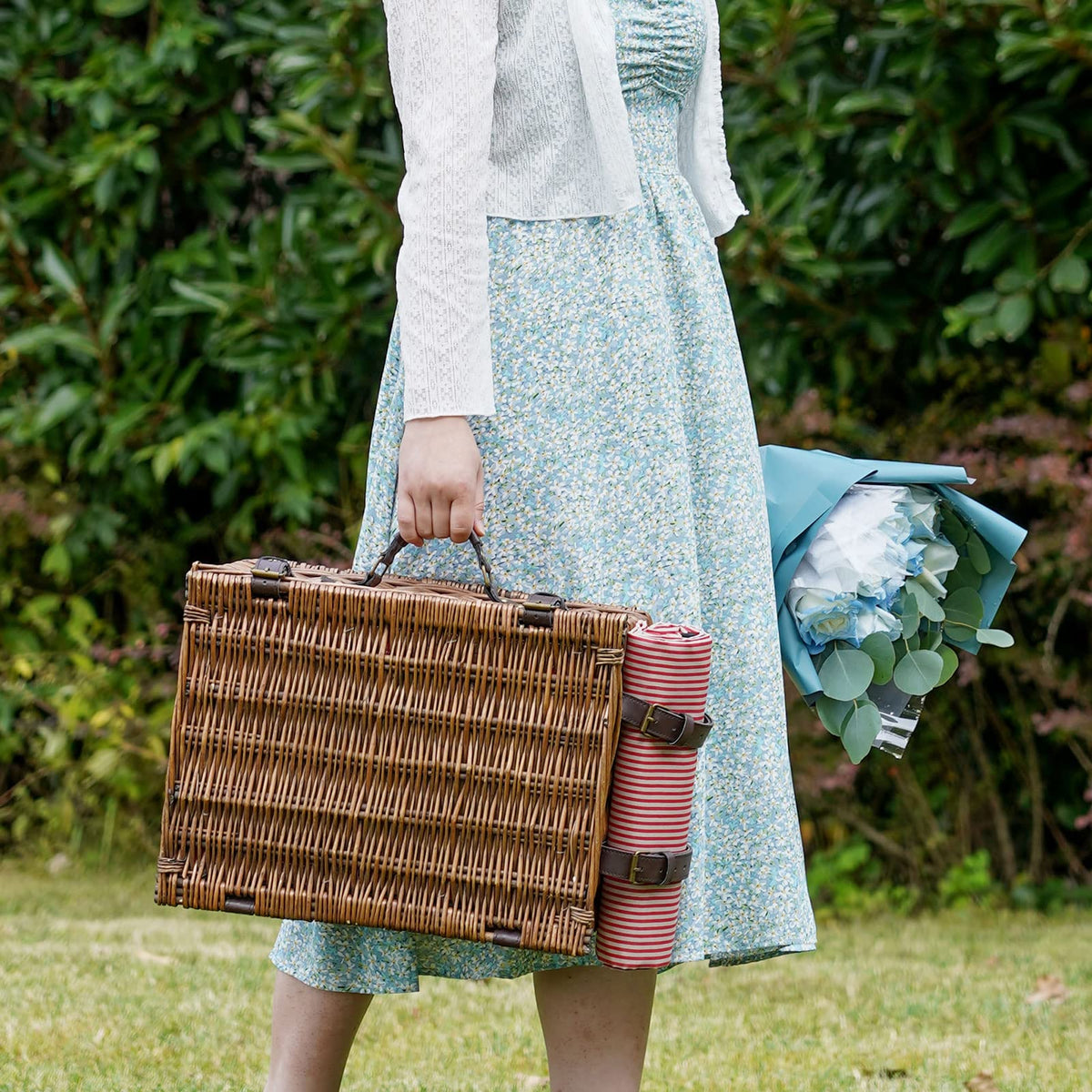 Picnic Basket Set for 4 Persons with Cooler