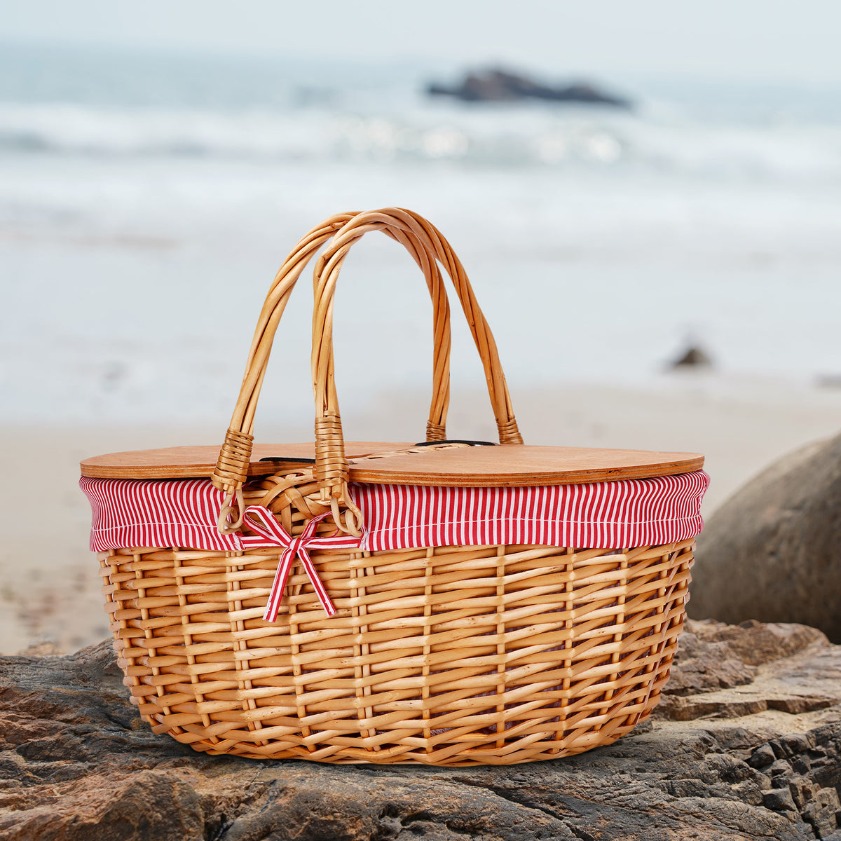 Classic Wicker Picnic Basket for 2 People