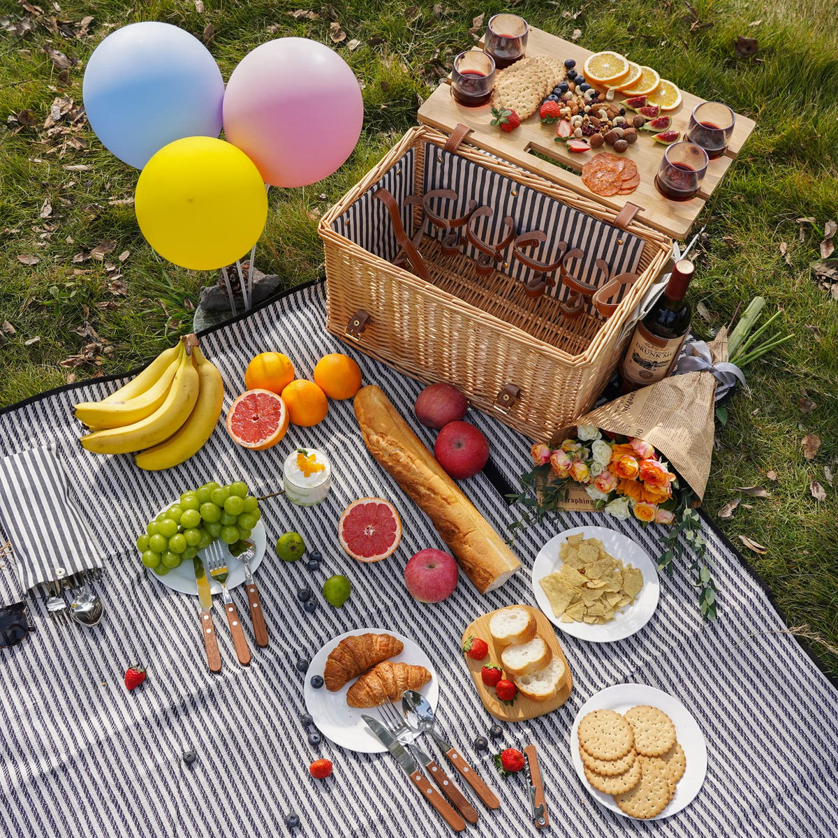 Striped Wicker Picnic Basket Set For 4