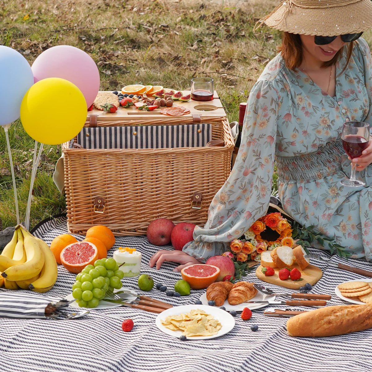 Striped Wicker Picnic Basket Set For 4